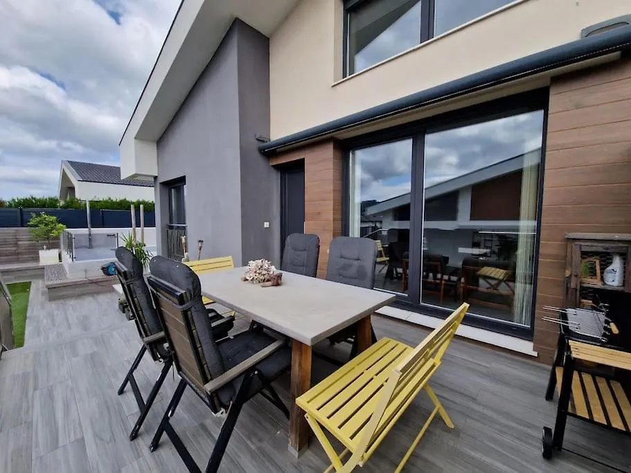 Beach House With Swimming Pool Sopelana Holiday home